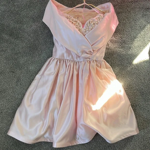 Prom or sweet 15/ 16 dress worn once size small/4 - Picture 1 of 7